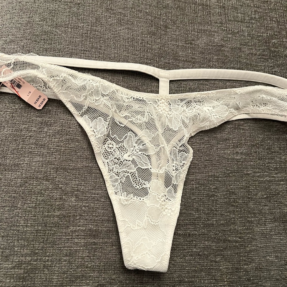 Victorias Secret very sexy thong string. Size Xl